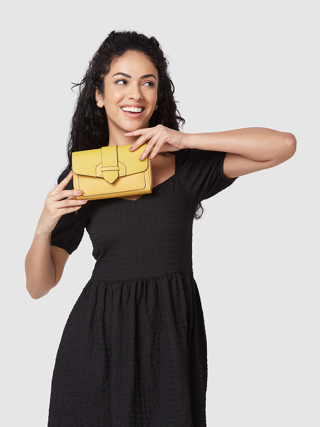Globus Women Mustard Solid Envelope Wallet