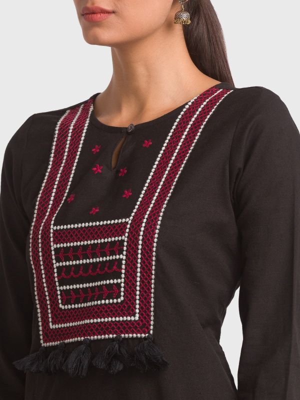 Globus Black Embroidered Kurta