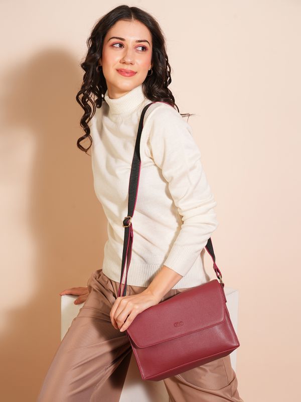 Globus Women Maroon Vegan Leather Textured Handheld Bag With Inner Zipper Pocket