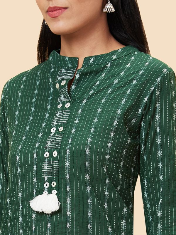 Globus Women Green Woven Design Mandarin Collar Straight Kurta