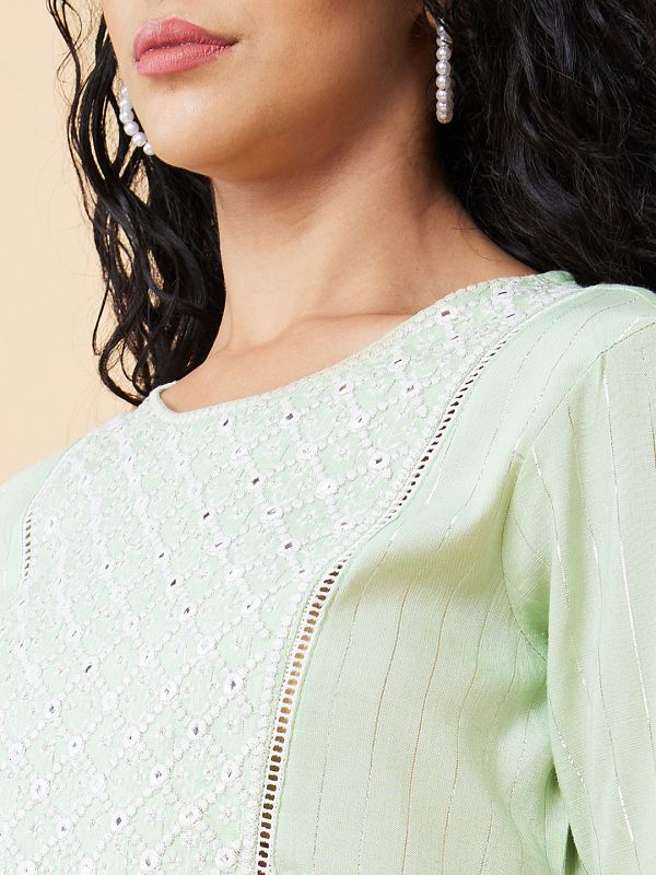 Globus Women Green Embroidered Round Neck A-Line Kurta