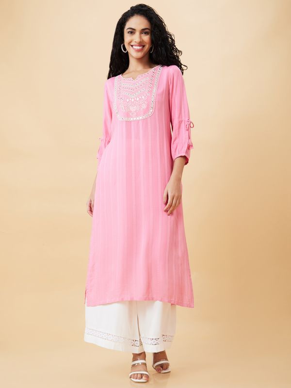 Globus Women Pink Embroidered Round Neck Straight Kurta