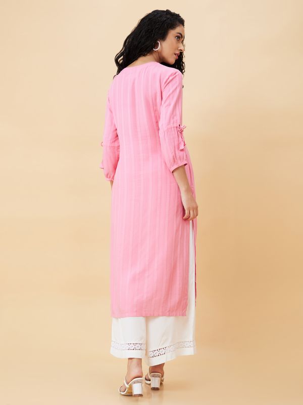 Globus Women Pink Embroidered Round Neck Straight Kurta