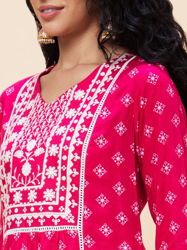 Globus Women Pink Ethnic Motifs Print V-Neck Yoke Embroidered Panelled A-Line Kurta