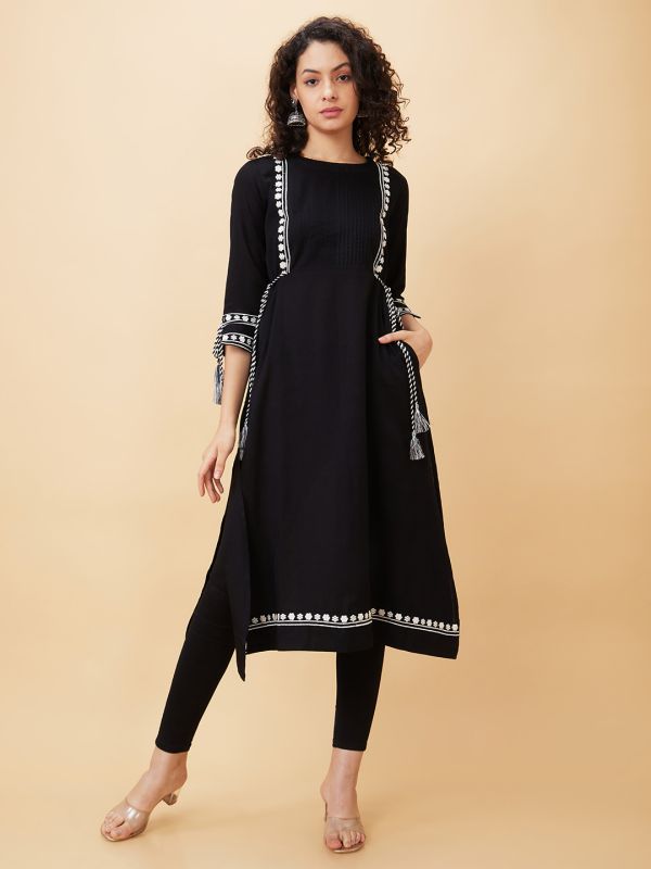 Globus Women Black Embroidered Round Neck A-Line Kurta