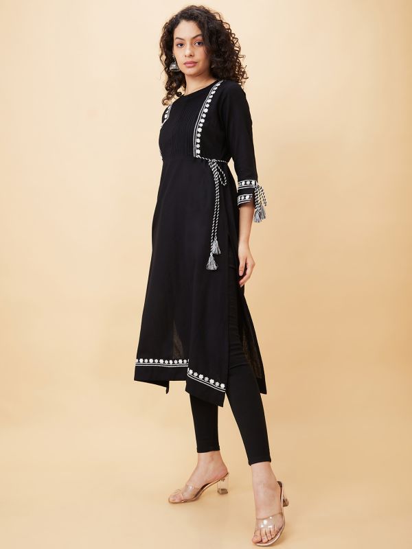 Globus Women Black Embroidered Round Neck A-Line Kurta