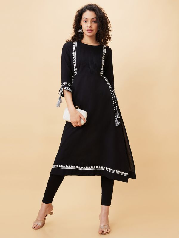 Globus Women Black Embroidered Round Neck A-Line Kurta