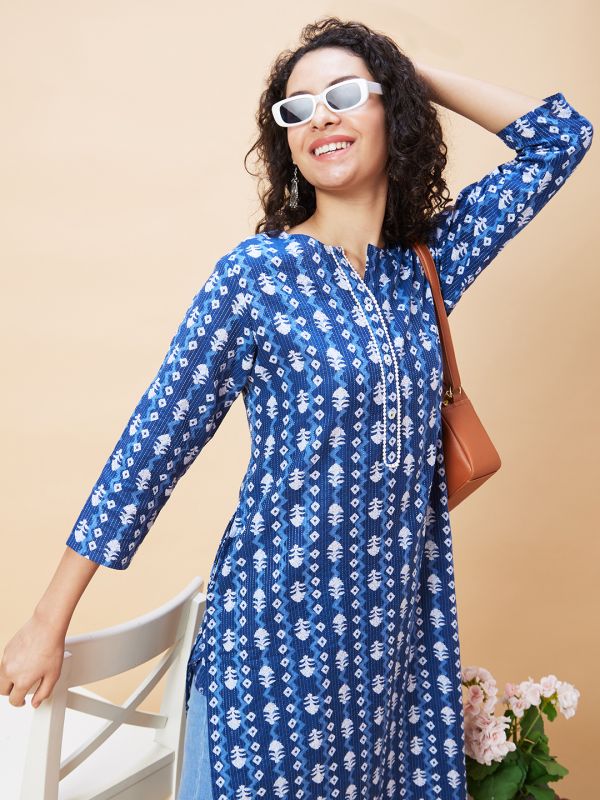 Globus Women Blue Ethnic Motifs Print Round Neck Lace Detailing Straight Fusion Kurta