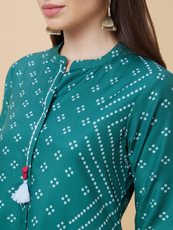 Globus Women Green Bandhani Print Mandarin Collar Kantha Stitch A-Line Kurta