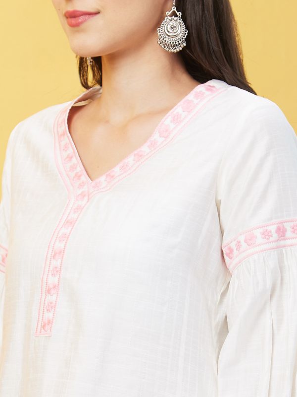 Globus Women White Woven Design Round Neck Embroidered Yoke Straight Kurta