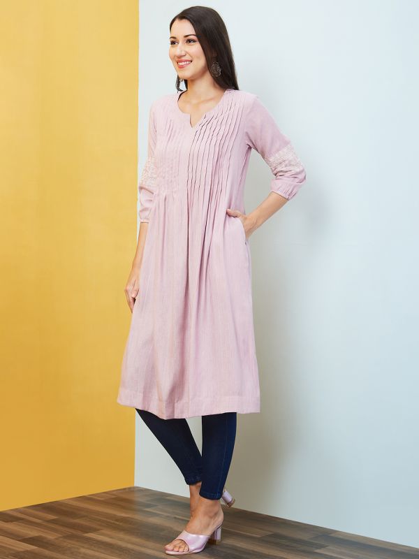 Globus Women Lilac Woven Design Round Neck With V Pleated Yoke A-Line Kurta