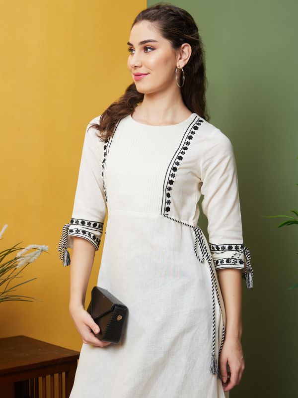 Globus Women Off-White Embroidered Cotton Daily Wear Round Neck A-Line Kurta