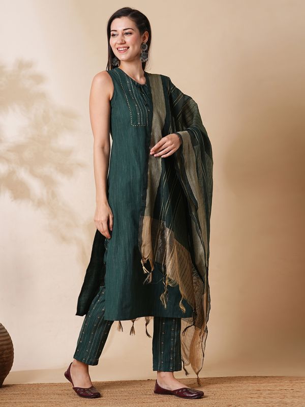 Globus Women Green Tie-Up Neck Printed Yoke Straight Workwear Kurta With Narrow Pants & Yarndyed Dupatta