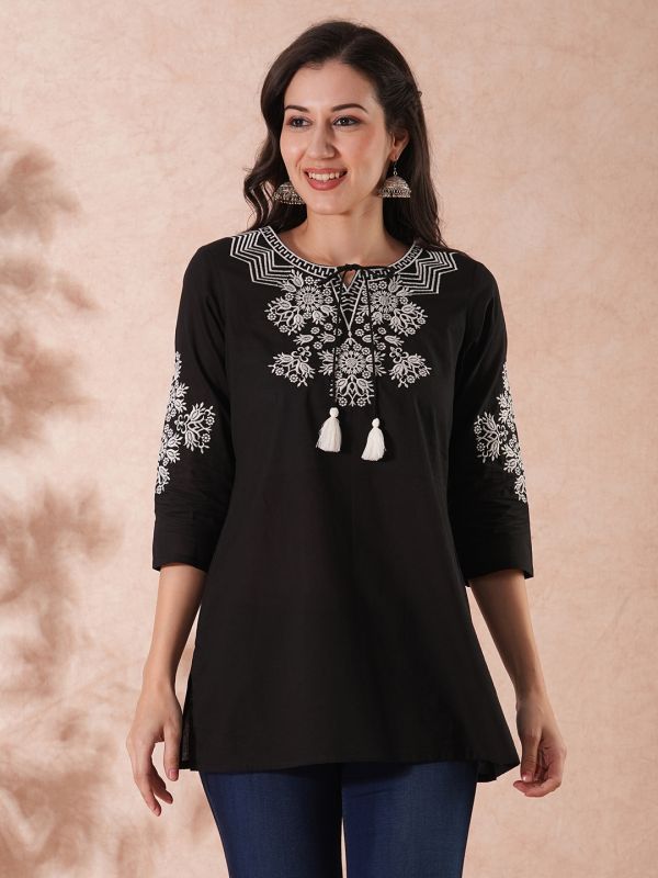 Globus Women Black Floral Embroidered Yoke Tie-Up Neck Side Slit Workwear Tunic