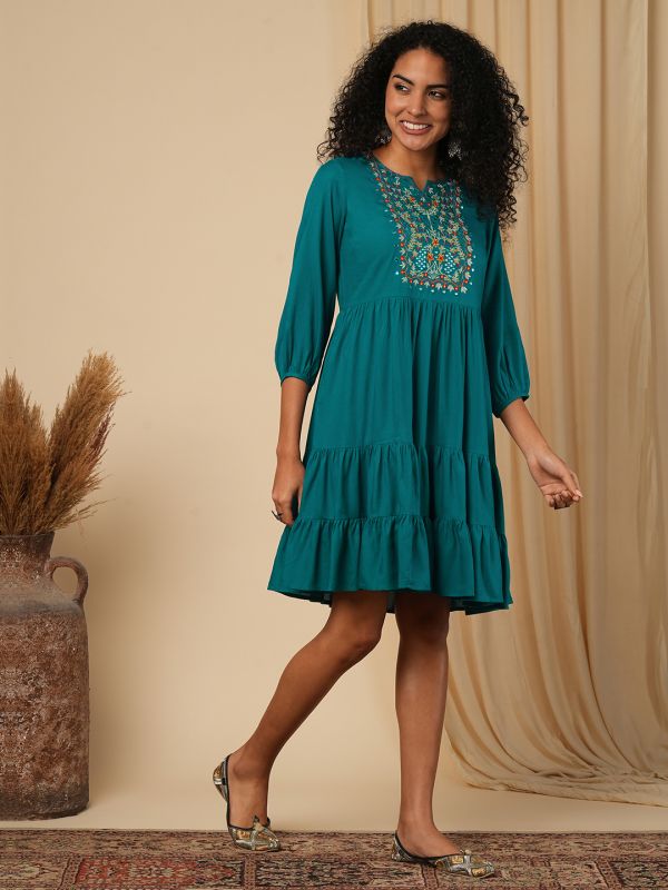 Globus Women Green Embroidered Yoke Bishop Sleeves A-Line Tiered fusion Dress