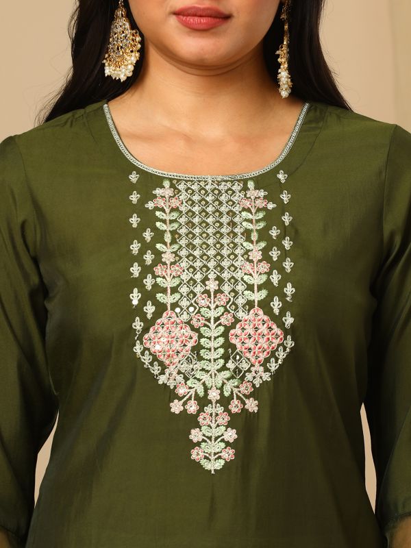 Globus Women Green Round Neck Zari Embroidered Yoke Design Straight Calf Length Ethnic Kurta