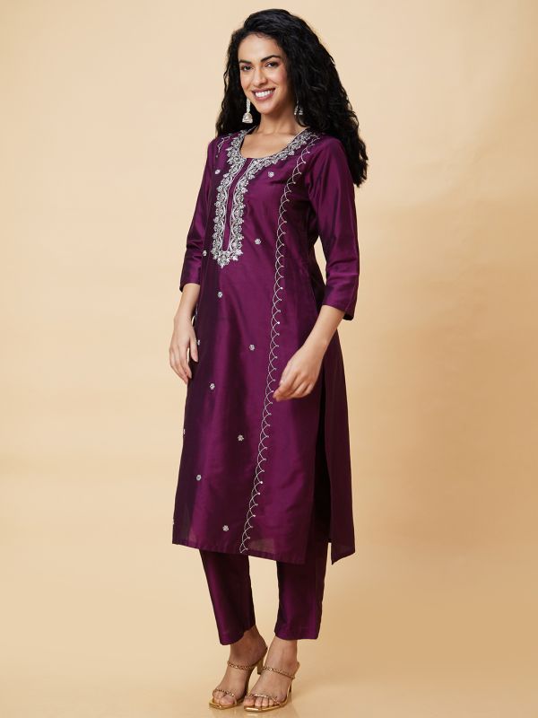 Globus Women Purple Embroidered Ethnic Motifs Festive Straight Kurta With Trousers