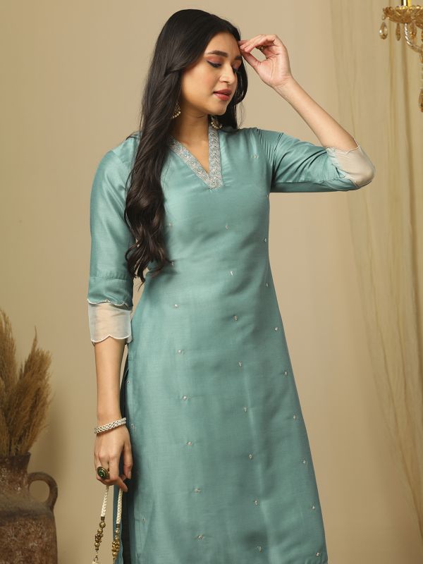 Globus Women Green Silver Embroidered V-Neck Scalloped Hem Straight Kurta & Elasticated Pants Festive Set