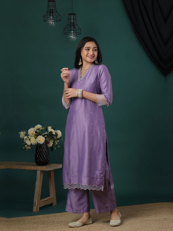 Globus Women Purple Silver Embroidered V-Neck Scalloped Hem Straight Kurta & Elasticated Pants Festive Set