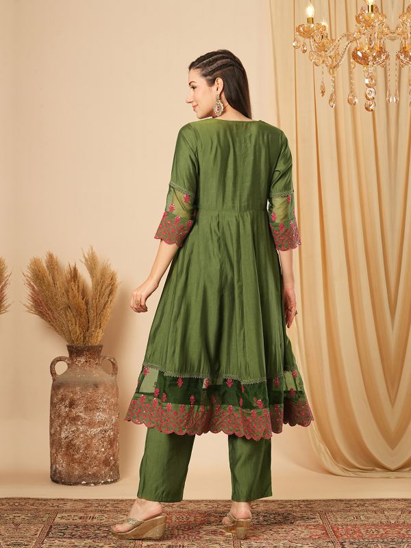 Globus Women Green Sequinned & Embroidered Yoke Panelled Scalloped Hem Anarkali Kurta With Elasticated Pants Festive Set