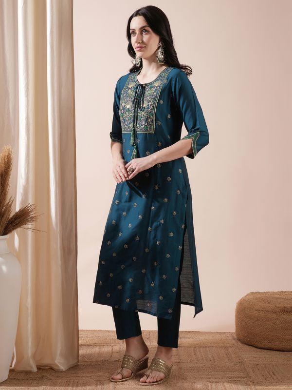 Globus Women Teal Floral Gold Zari Embroidered Yoke Tie-Up Tassels Dori Straight Kurta With Pants Festive Set