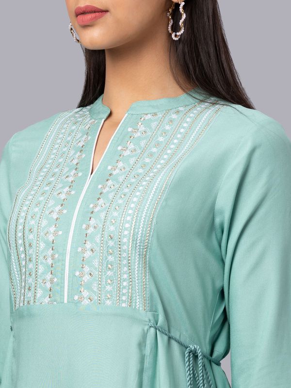 Globus Women Sea Green Mandarin Collar Solid Yoke Embroidered Panelled Kurta With Side Tie Ups