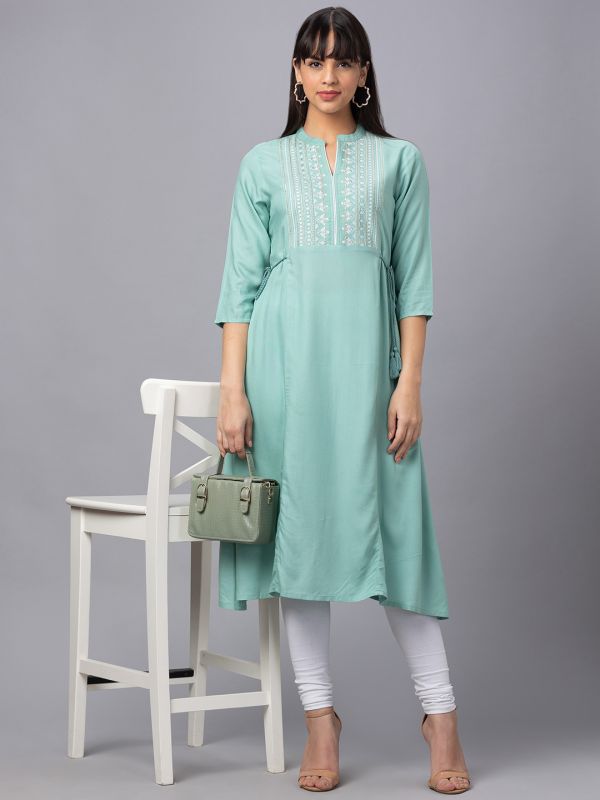 Globus Women Sea Green Mandarin Collar Solid Yoke Embroidered Panelled Kurta With Side Tie Ups