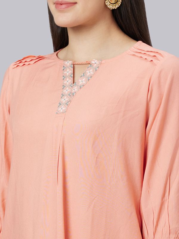 Globus Women Orange Solid Round Neck Straight Kurta