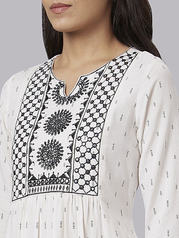 Globus Women Off White Printed Round Neck Straight Kurta