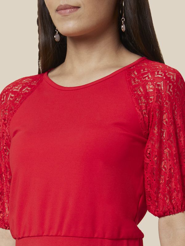 Globus Women Red Solid Round Neck Blouson Crop Top