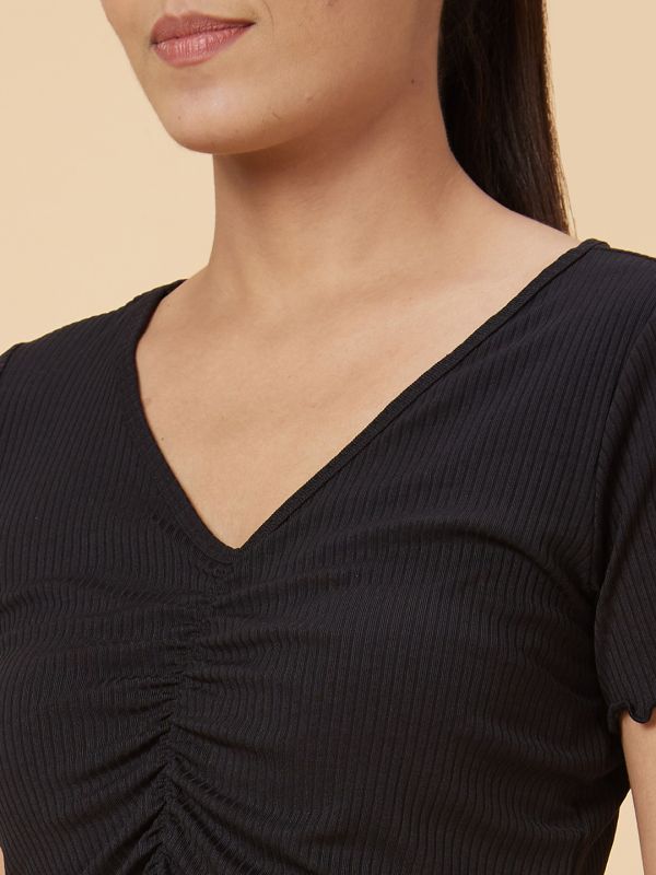 Globus Women Black Solid Polyester Top