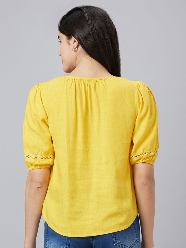 Globus Women Yellow Solid V-Neck Top