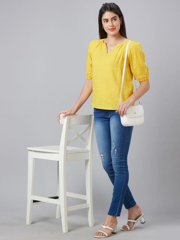 Globus Women Yellow Solid V-Neck Top