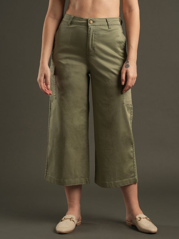 Globus Women Sage Green Cotton Stretchable Mid-Rise Relaxed Fit Flat Front Cropped Wide Leg Trousers With Cargo Pocket