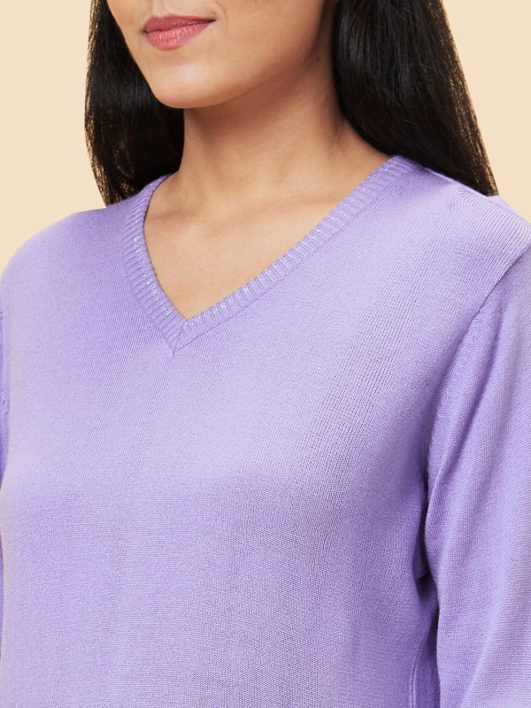 Globus Women Purple Solid V-Neck Casual Top