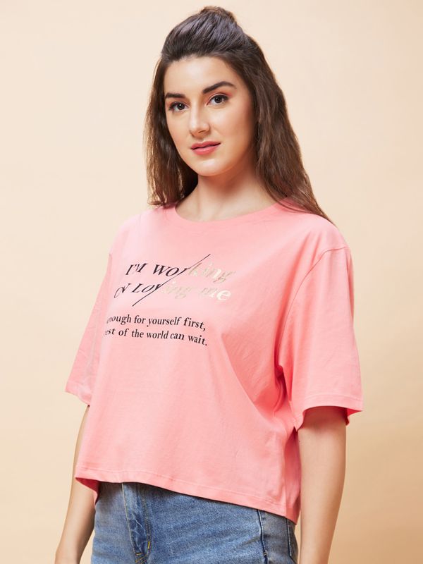 Globus Women Pink Typography Print Round Neck Casual Boxy Fit Crop T-Shirt