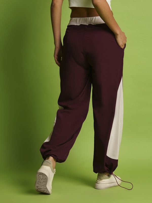 Globus Women Maroon & White Mid Rise Loose Fit Zipper Waist Toggle Hem Joggers