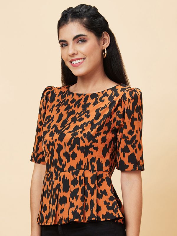 Globus Women Rust Animal Print Puff Sleeves Pleated Peplum Top