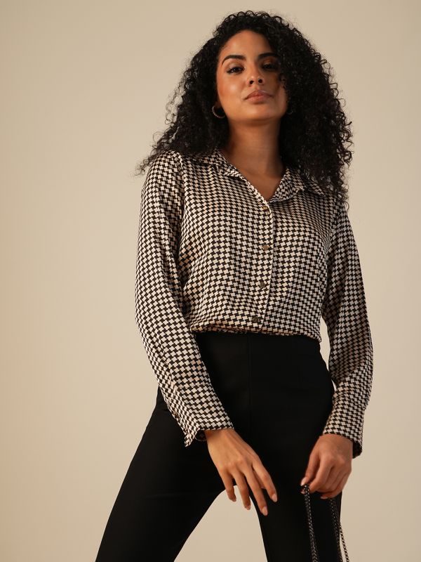 Globus Women Black Cuffed Sleeves Geometric Print Satin Workwear Shirt