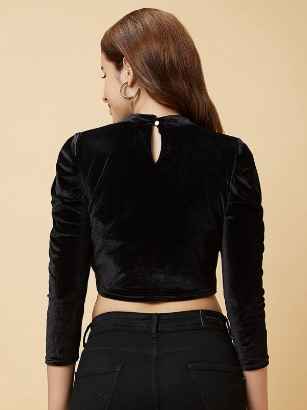 Globus Women Black Crew Neck Fitted Velvet Party Crop Top