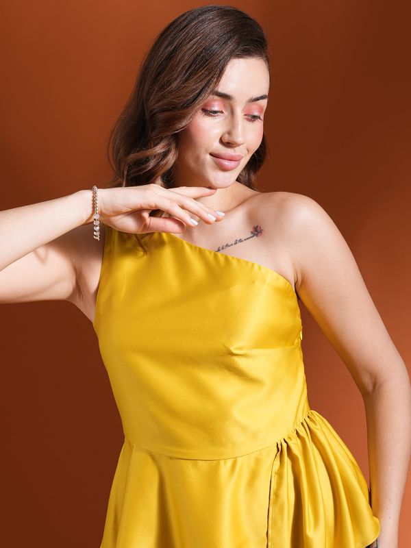 Globus Women Yellow One Shoulder Waist Style Satin Peplum Party Top