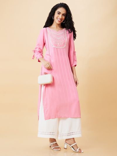 Globus Women Pink Embroidered Round Neck Straight Kurta