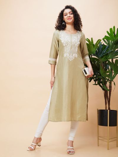 Globus Women Green Embroidered Round Neck Straight Kurta with Sequinned Highlight