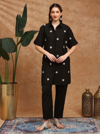 Globus Women Black Shirt Collar Extended Sleeves Floral Embroidered Straight Kurta With Pants Fusion Set