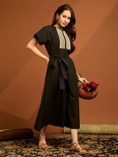 Globus Women Black Keyhole Neck Raglan Sleeves Lace Inserts A-line Midi Cotton Fusion Dress With Belt