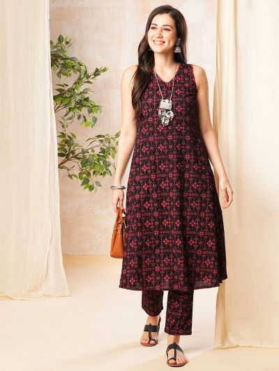 Globus Women Black Allover Geometric Print Thread Work V-Neck A-Line Kurta & Pants Set