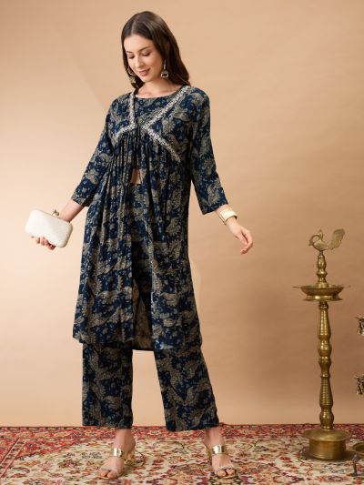 Globus Women Blue Paisley Printed Crop Top with Straight Pant & V-Neck Flared Shrug Co-ords Set
