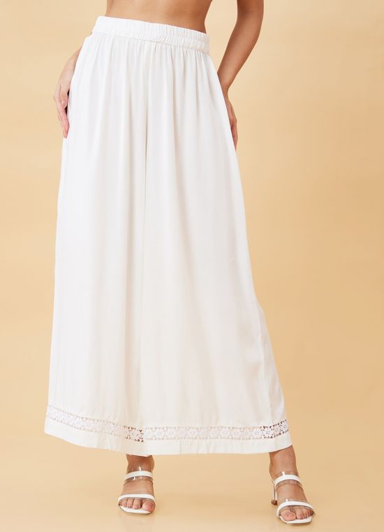 Globus Women Ivory Solid Flared Palazzo