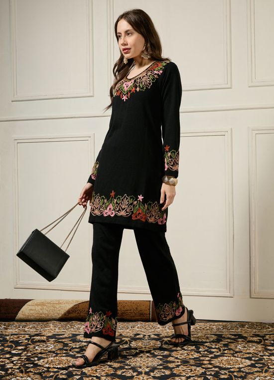 Globus Women Black Round Neck Long Sleeves Acrylic Floral Embroidered A-line Winterwear Kurta With Pants Set