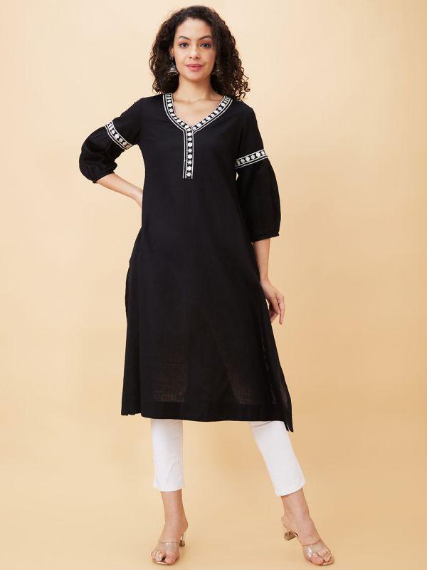 Globus Women Black Solid V-Neck A-Line Kurta